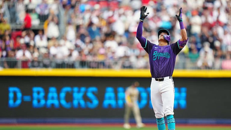 Jose-Fernandez-pega-doble-de-dos-carreras-2504202