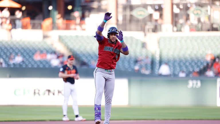 Ketel-Marte-abre-el-juego-con-jonron-13042026