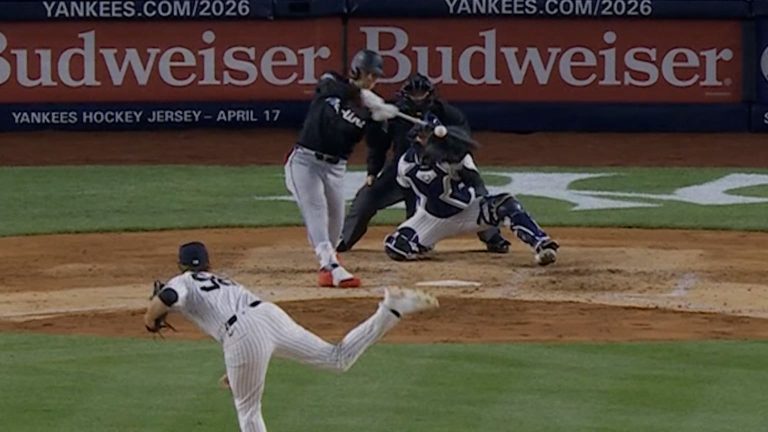 Marsee-pega-sencillo-y-Ramirez-anota-por-error-04