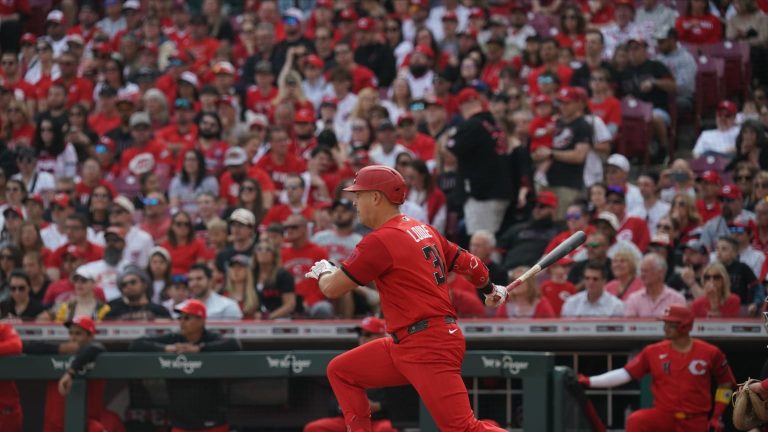 Nathaniel-Lowe-vacia-bases-con-un-doble-11042026