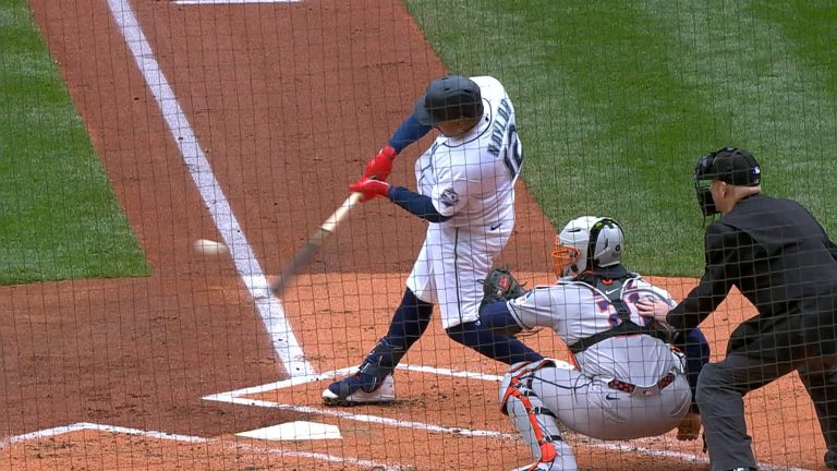 Naylor-da-HR-de-tres-rayas-13042026