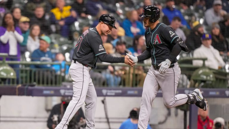 Nolan-Arenado-detona-jonron-de-tres-carreras-2904