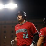 Nolan-Arenado-pega-dos-jonrones-ante-los-Orioles-