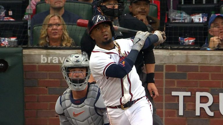 Ozzie-Albies-sacude-un-tablazo-de-dos-vueltas-290