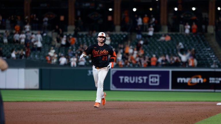 Pete-Alonso-conecta-un-jonron-de-dos-carreras-130