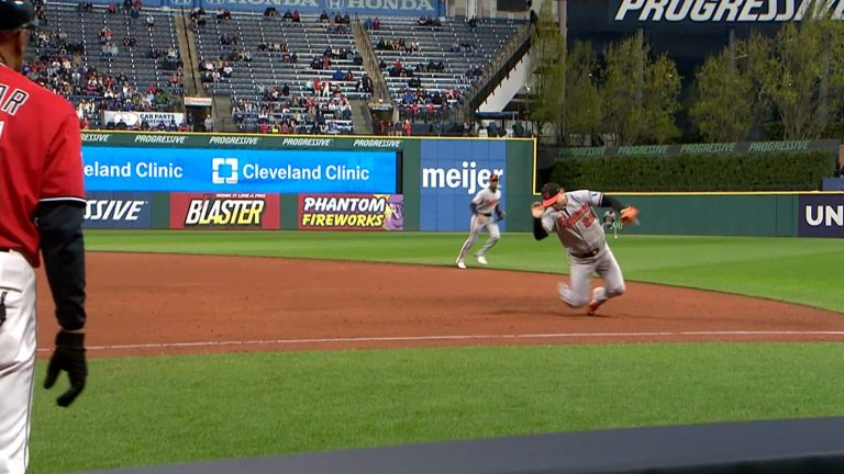 Pete-Alonso-realiza-una-gran-jugada-18042026