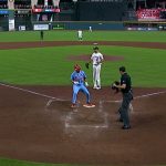 Ramon-Urias-anota-por-un-lanzamiento-descontrolado