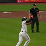 Samuel-Basallo-da-jonron-solitario-en-la-2da-1404