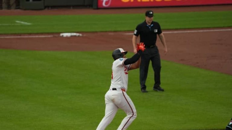 Samuel-Basallo-da-jonron-solitario-en-la-2da-1404