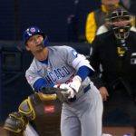 Seiya-Suzuki-la-bota-por-el-jardin-central-izquier