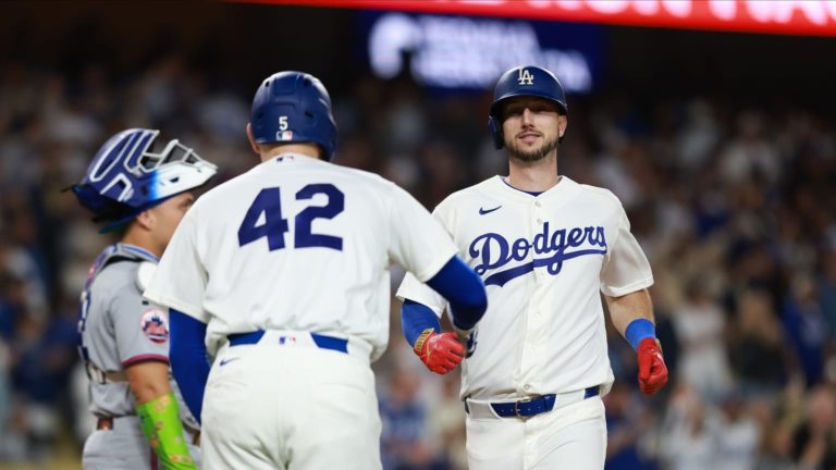 Tucker-suena-HR-solitario-en-la-8va-15042026