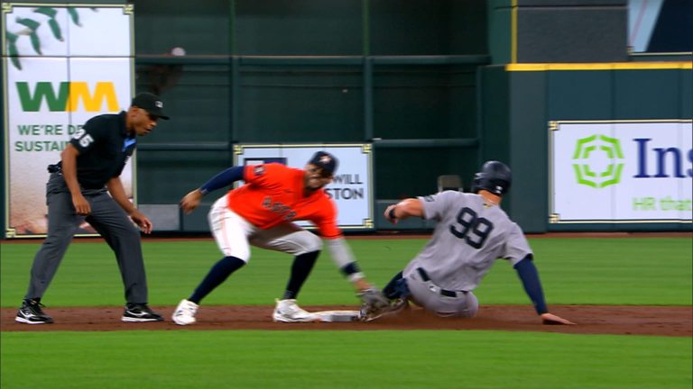 Yainer-Diaz-retira-a-Aaron-Judge-en-segunda-base-