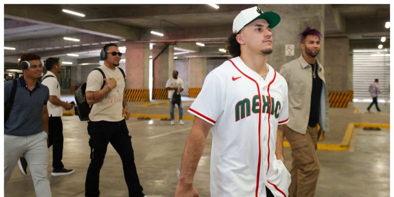 noticia-mlb-Alek-Thomas-se-ha-convertido-en-una-gran-figura-de