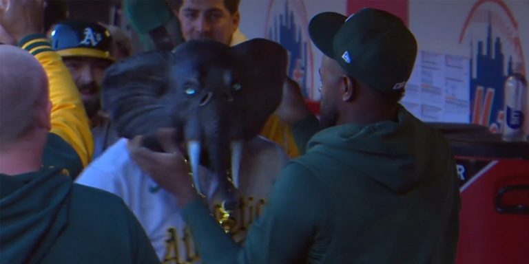 noticia-mlb-Atleticos-estrenan-nueva-celebracion-de-jonron-con