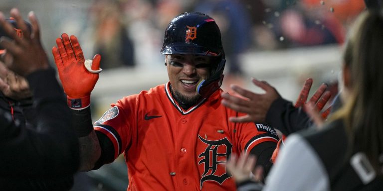 noticia-mlb-Baez-y-McGonigle-brillan-y-los-Tigres-rompen-una-r