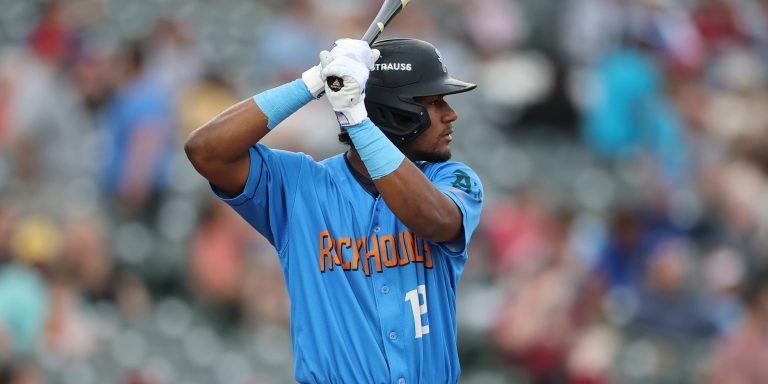 noticia-mlb-De-Vries-conecta-jonron-ante-otro-prospecto-cotiza