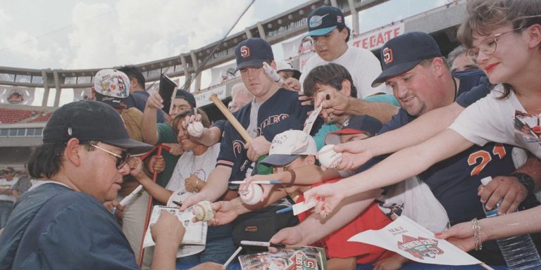 noticia-mlb-El-Toro-en-casa-Cuando-Valenzuela-y-la-Fernandoma