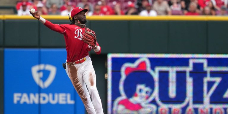 noticia-mlb-Elly-brilla-con-el-guante-y-el-bate-y-guia-triunfo