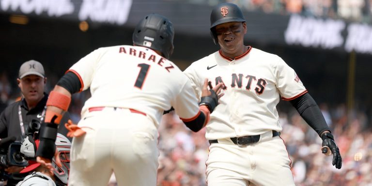 noticia-mlb-Gigantes-ganan-importante-serie-ante-Filis-gracias
