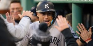 noticia-mlb-Gil-blanquea-y-Stanton-responde-ante-zurdos-para-g