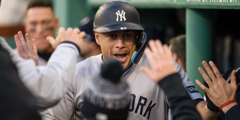 noticia-mlb-Gil-blanquea-y-Stanton-responde-ante-zurdos-para-g