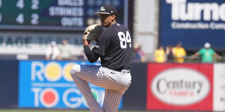 noticia-mlb-Lagrange-deslumbra-con-NUEVE-rectas-de-102-mph-en