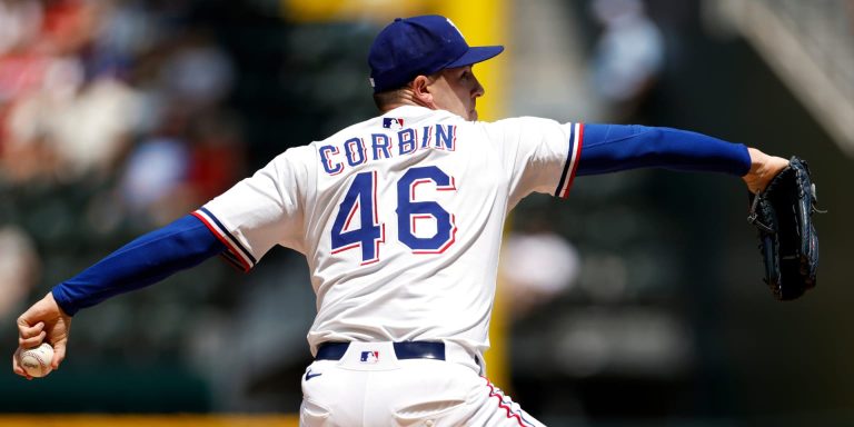 noticia-mlb-Los-Azulejos-suman-profundidad-de-pitcheo-firmando