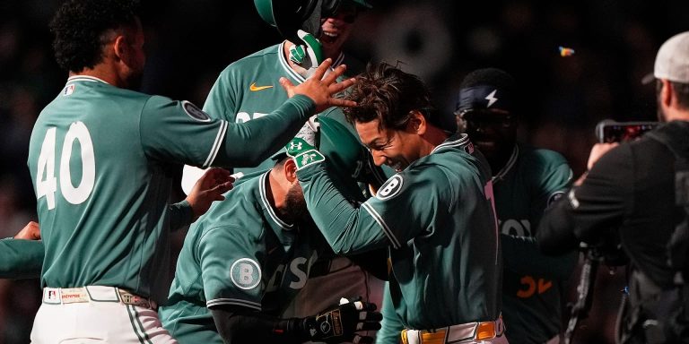 noticia-mlb-Magia-verde-Boston-suma-7-victorias-con-uniforme-C