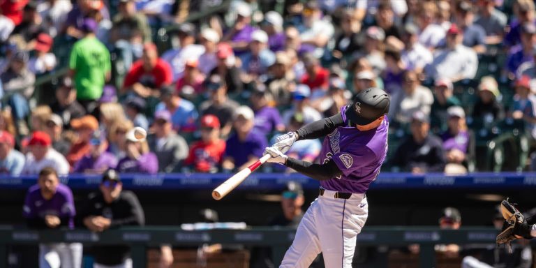 noticia-mlb-Moniak-dio-dos-HR-para-ayudar-a-Rockies-a-llevarse