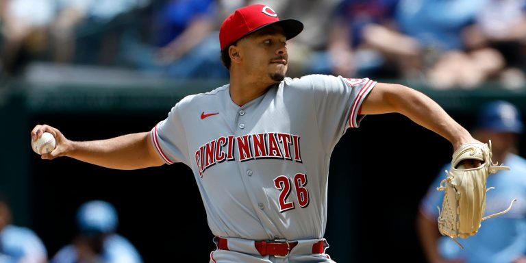 noticia-mlb-Rojos-exigen-a-Burns-al-maximo-para-completar-la-b