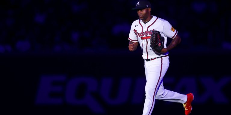 noticia-mlb-Suarez-fungira-como-cerrador-de-Bravos-con-Iglesia