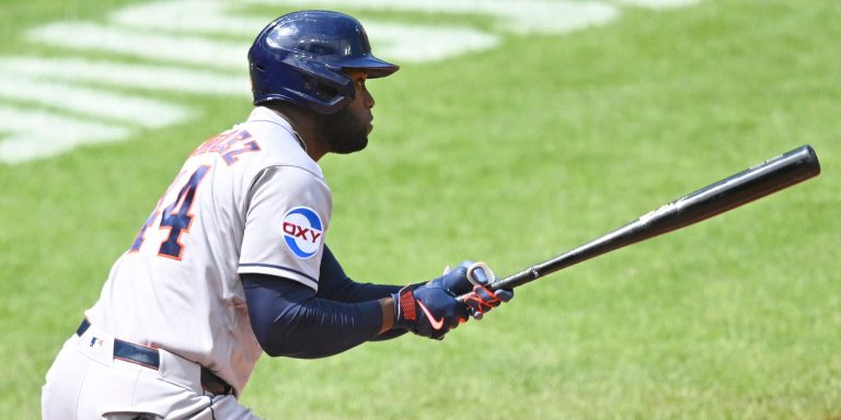 noticia-mlb-Tablazo-de-lvarez-ayuda-a-Astros-a-salir-de-Clevel