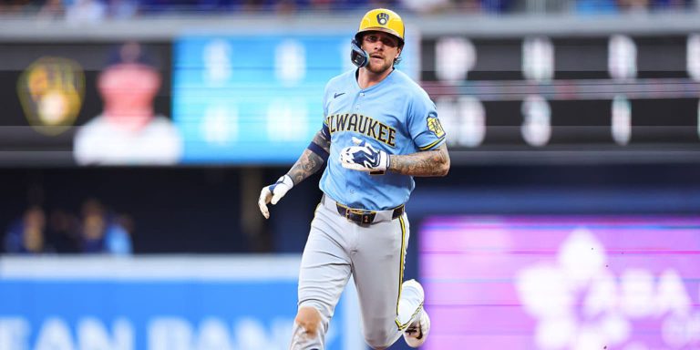 noticia-mlb-Turang-HR-3-CI-y-Woodruff-7-EL-llevan-a-los-C