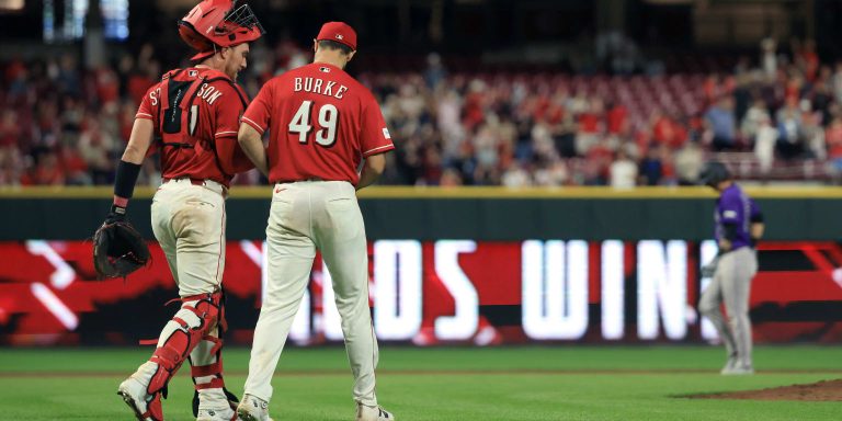 noticia-mlb-Un-pitcheo-decidido-por-ABS-resulto-en-una-pizza-g
