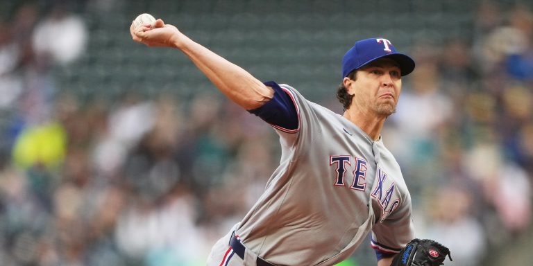 noticia-mlb-deGrom-responde-en-momentos-clave-y-Rangers-blanqu