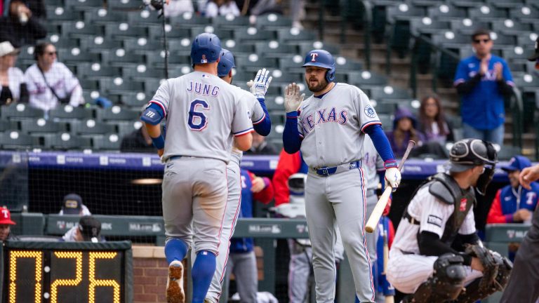 Ezequiel-Duran-y-Jake-Burger-pegan-HR-consecutivos