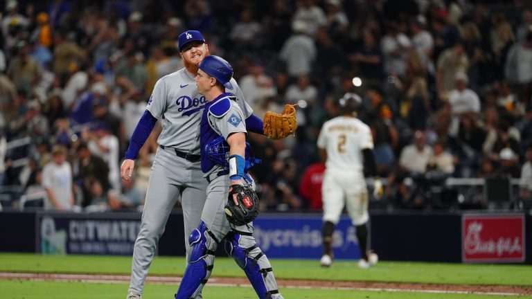 Pages-hace-atrapada-y-sella-triunfo-de-Dodgers-20