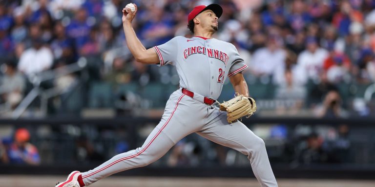 noticia-mlb-Burns-continuo-su-dominante-mes-de-mayo-con-8-K-an