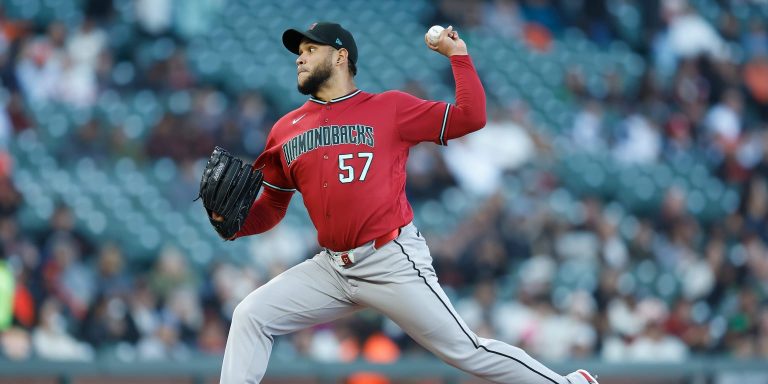 noticia-mlb-E-Rod-luce-solido-mientras-Arizona-sigue-sacando-p