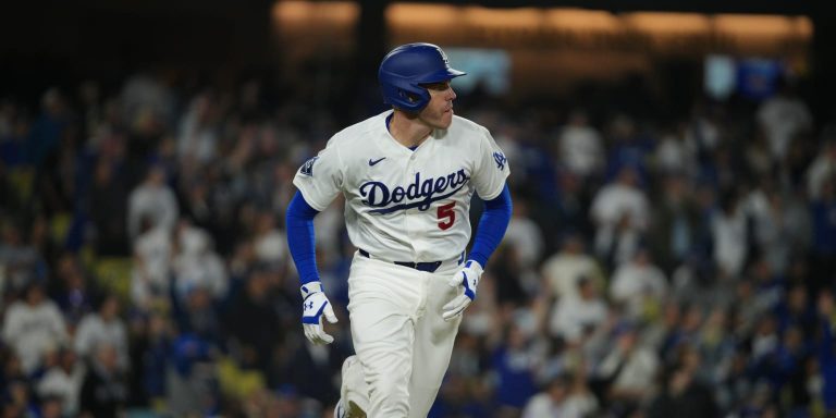 noticia-mlb-Freeman-conecta-su-jonron-100-con-Dodgers-en-triun