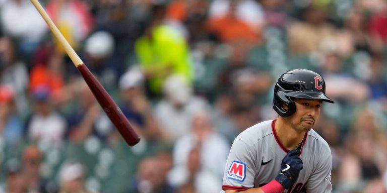 noticia-mlb-HR-de-Bazzana-y-Kwan-otra-vez-aportando-guian-a-Gu