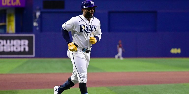 noticia-mlb-Impulsados-por-Yandy-los-poderosos-Rays-logran-su