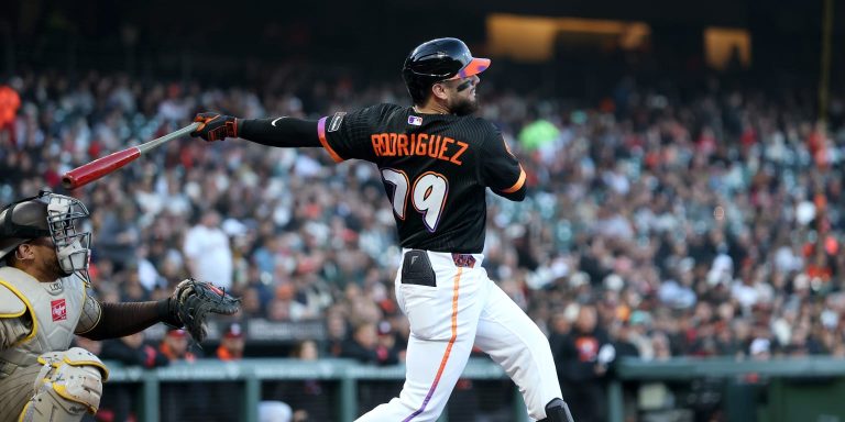 noticia-mlb-Jesus-Rodriguez-se-robo-el-show-en-la-Bahia-con-su