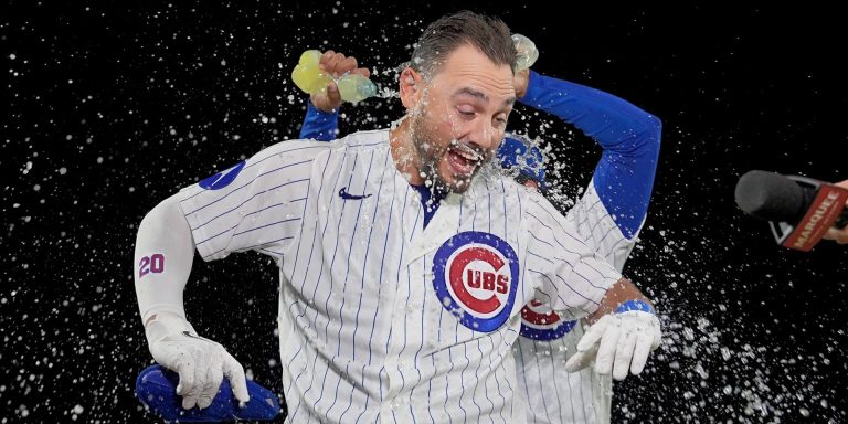 noticia-mlb-Jonron-de-oro-de-Conforto-da-a-los-Cachorros-su-12