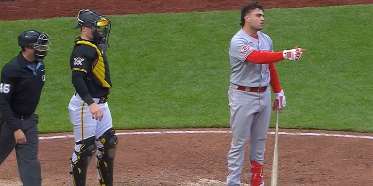 noticia-mlb-MLB-suspende-a-Devenski-3-juegos-y-al-manager-Ke