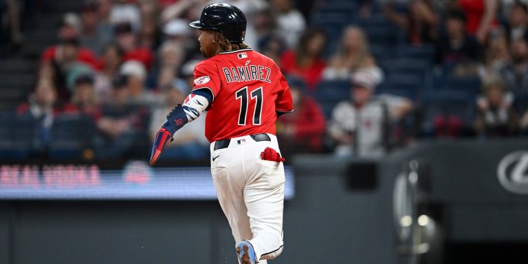 noticia-mlb-Ramirez-alcanza-las-20-estafadas-y-sigue-haciendo-