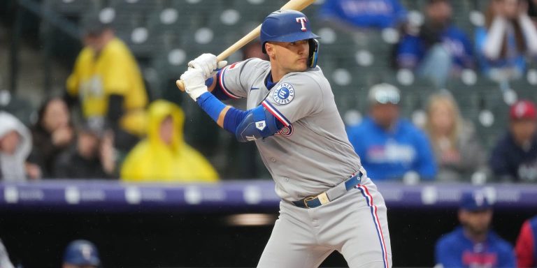 noticia-mlb-Rangers-le-arrebatan-la-serie-a-Rockies-con-gran-r