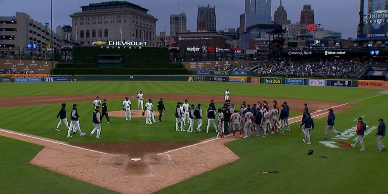 noticia-mlb-Valdez-suspendido-cinco-juegos-por-golpear-a-Trevo