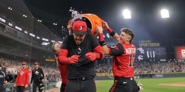 noticia-mlb-Vargas-deja-tendidos-a-Tigres-con-HR-de-oro-en-la-