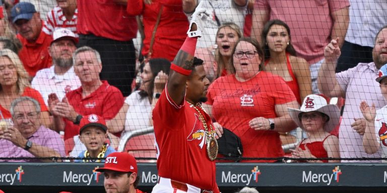 noticia-mlb-Velazquez-castiga-a-Imanaga-y-guia-triunfo-de-Card